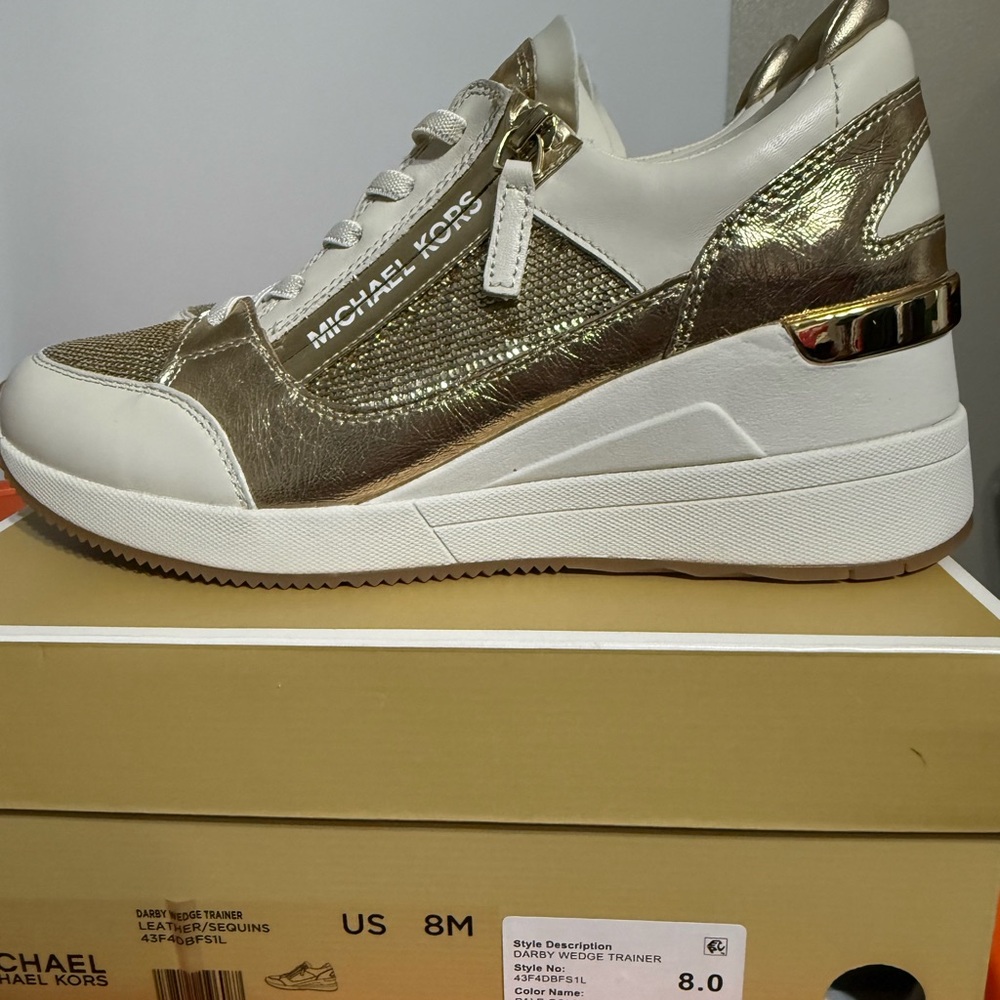 ❤️🎁Michael  Kors Darby Wedge Gold and White Women's Sneakers - Picture 4 of 4